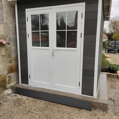 Οργανωμένο κάμπινγκ La Roulotte D'elfes Thénac