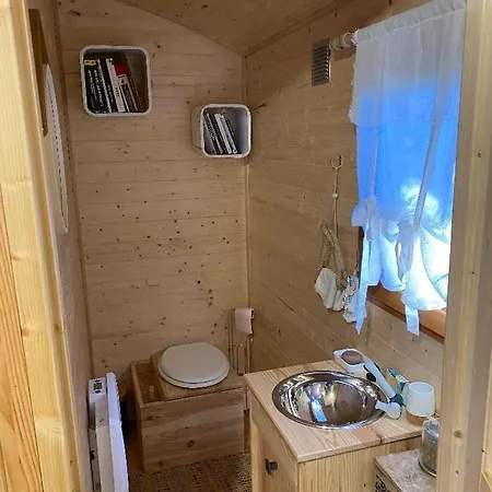 La Roulotte D'elfes Thénac