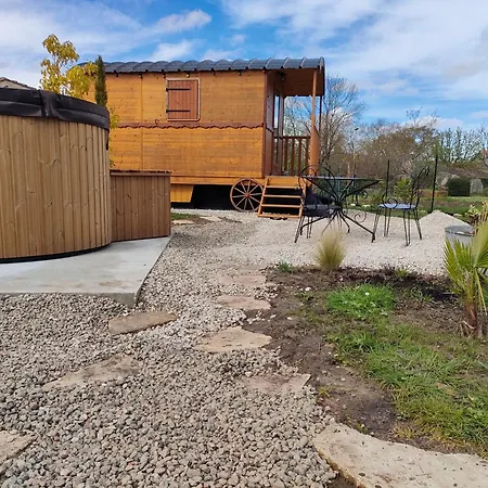 La Roulotte D'elfes * Thénac