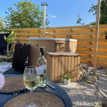 La Roulotte D'elfes Οργανωμένο κάμπινγκ *